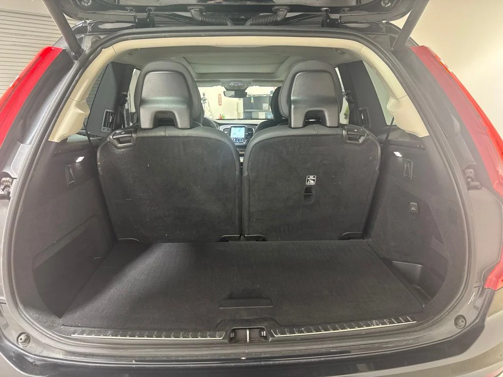 Certified Used 2025 Onyx Black Metallic Volvo T8 Plus image 30