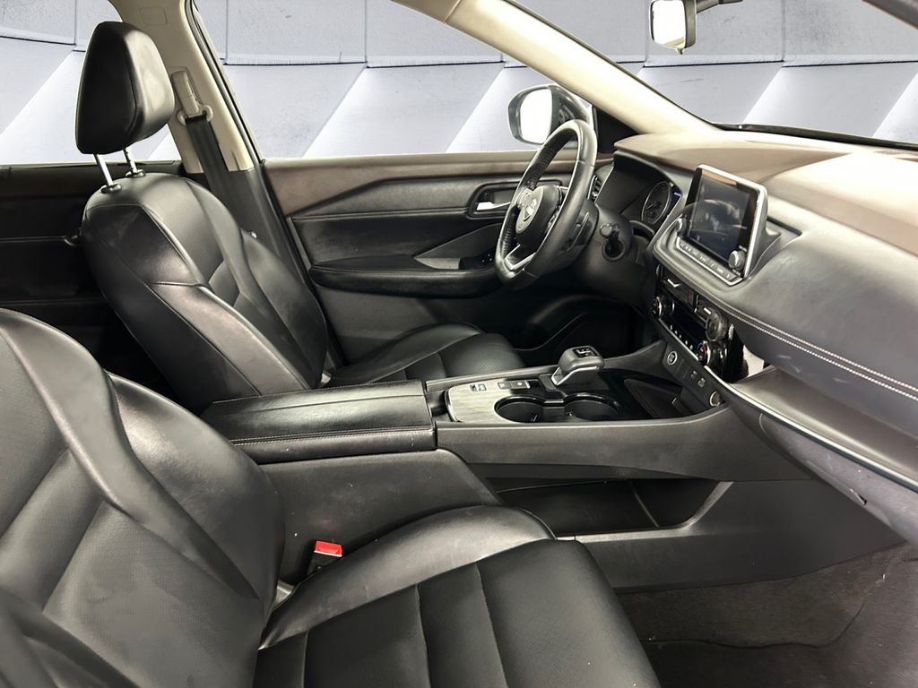 Used 2022 Black Nissan SV image 13