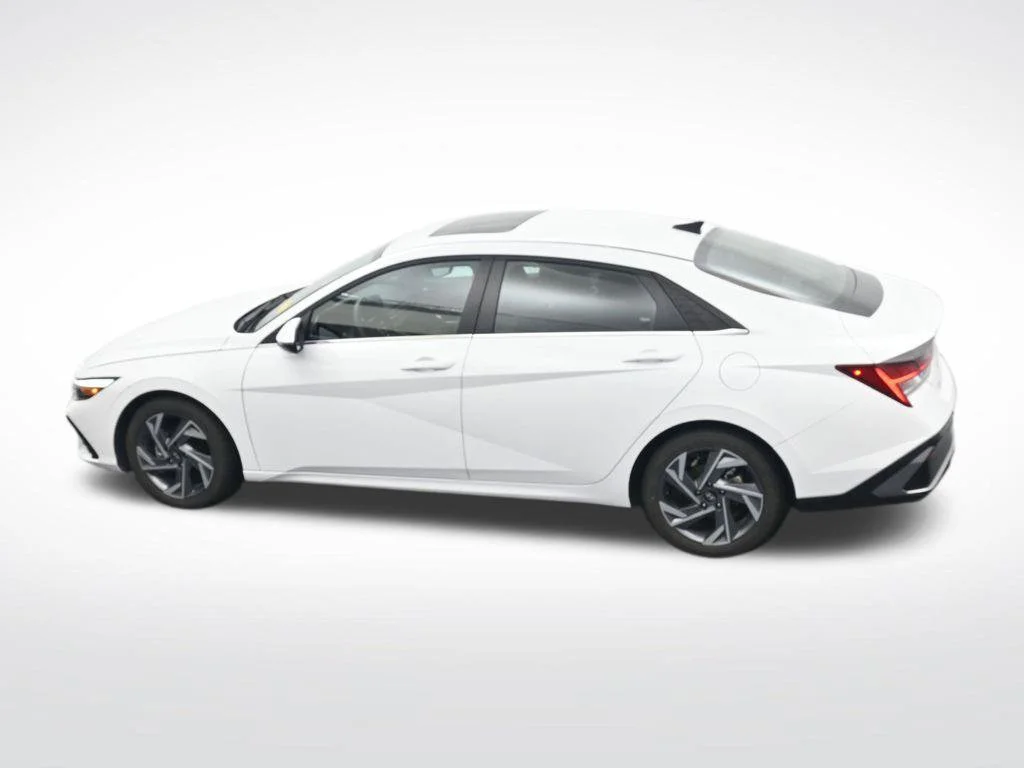 Used 2025 White Hyundai Limited image 29