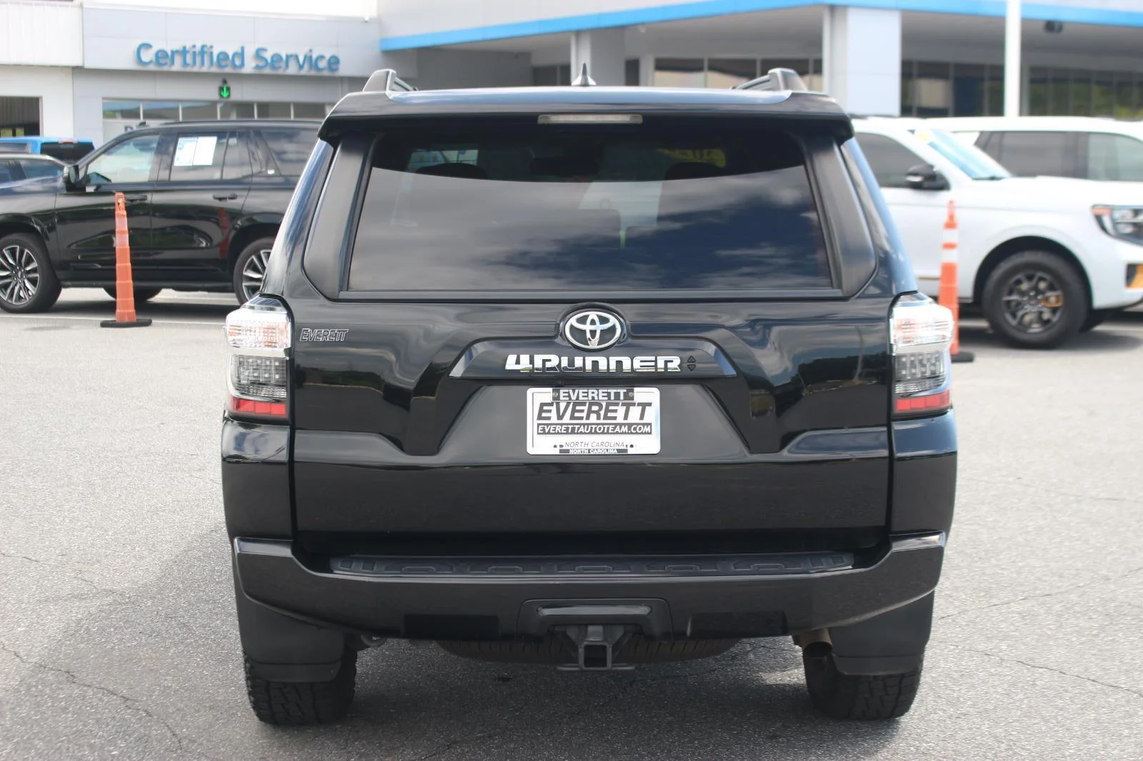 Used 2022 Black Toyota SR5 image 6