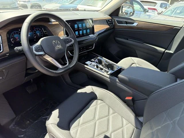 New 2026 White/off-white Volkswagen 2.0T SE w/Technology image 13