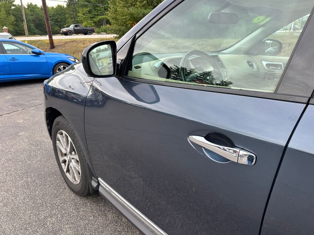 Used 2016 Blue Nissan SL image 10