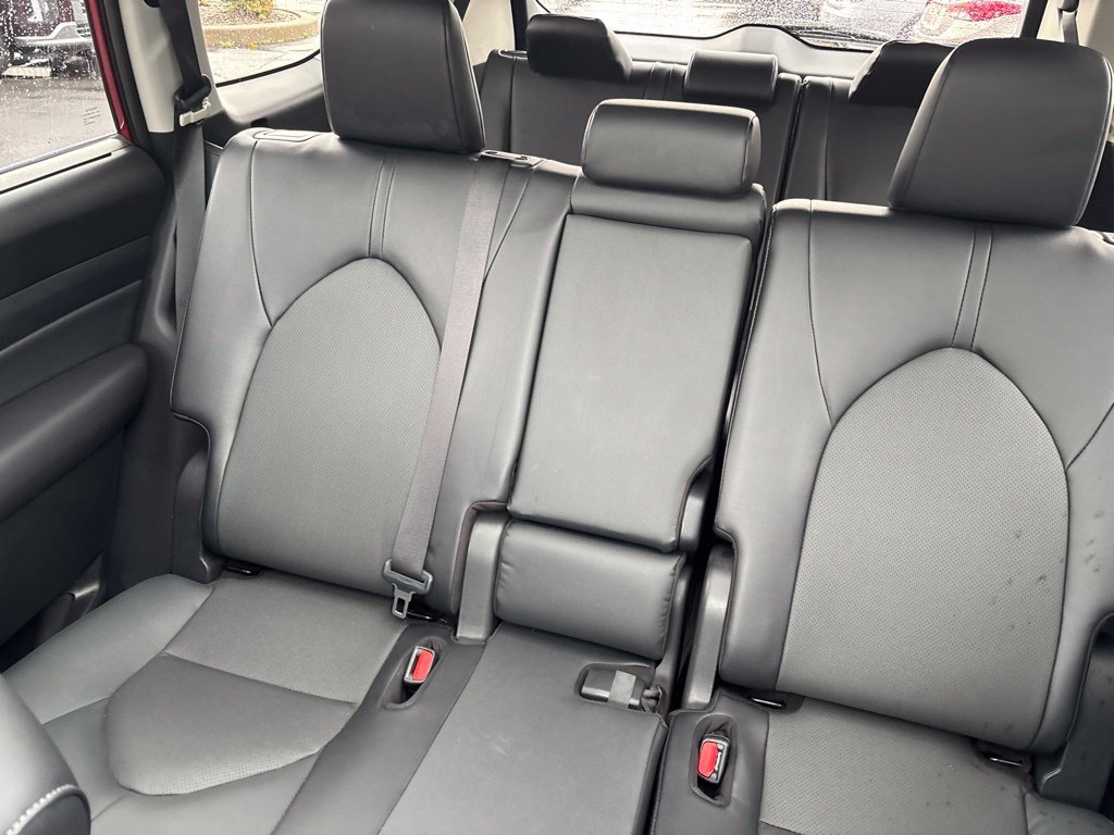 Used 2025  Toyota XLE image 17