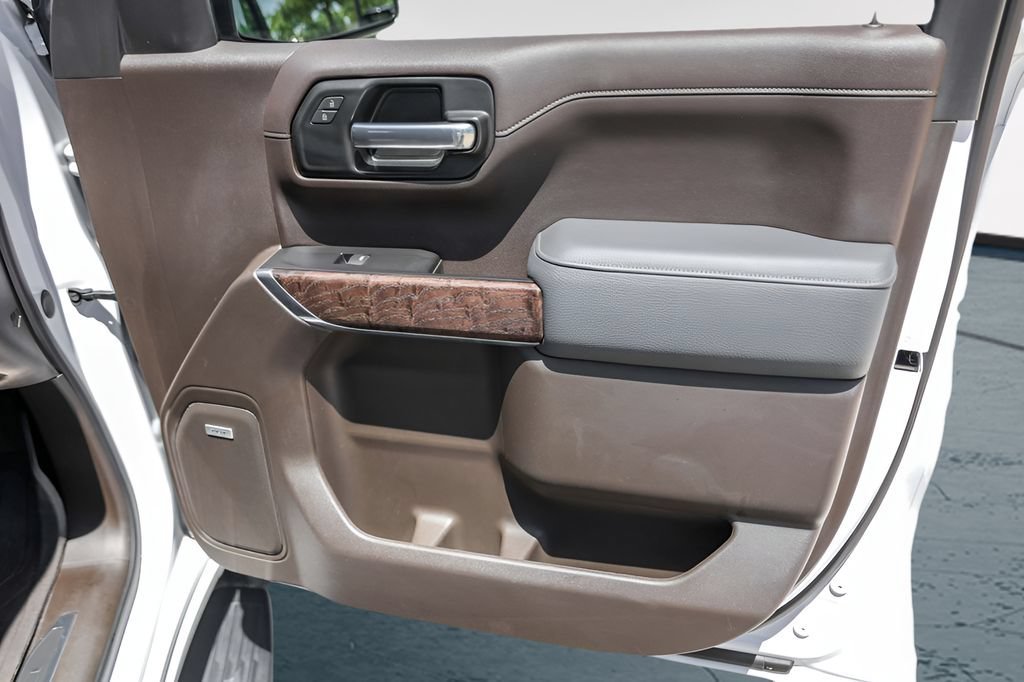 Used 2021 WHITE FROST TRICOAT GMC Denali image 32