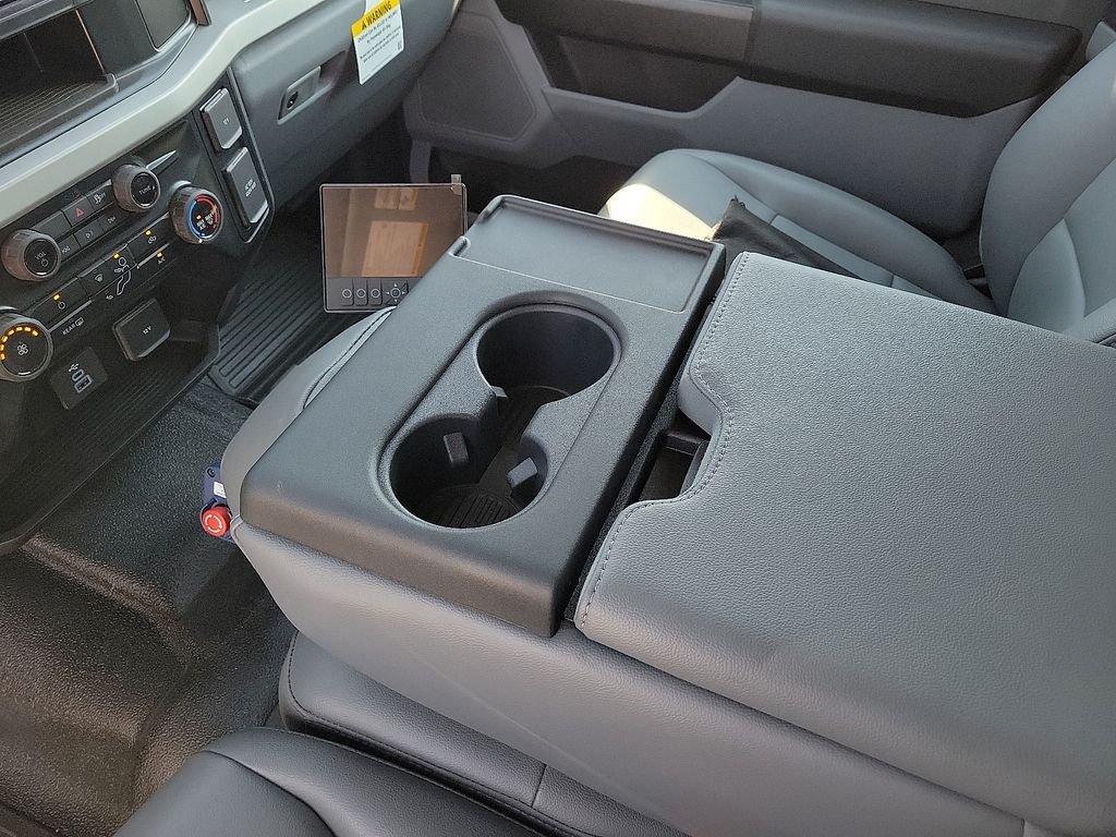 2024 Ford F-550 Super Duty Chassis Cab XL - Photo 25