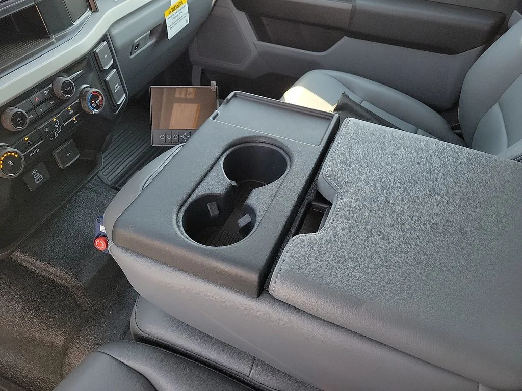 2024 Ford F-550 Super Duty Chassis Cab XL - Photo 25