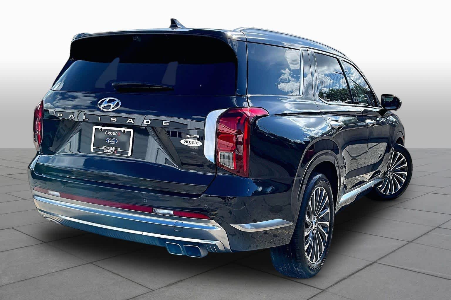 Certified Used 2025 Moonlight Cloud Hyundai Calligraphy image 13