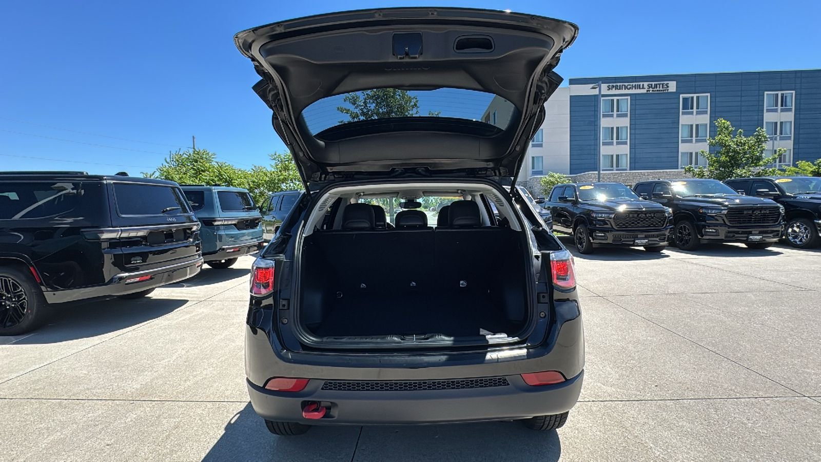 Used 2020 Black Jeep Trailhawk image 15