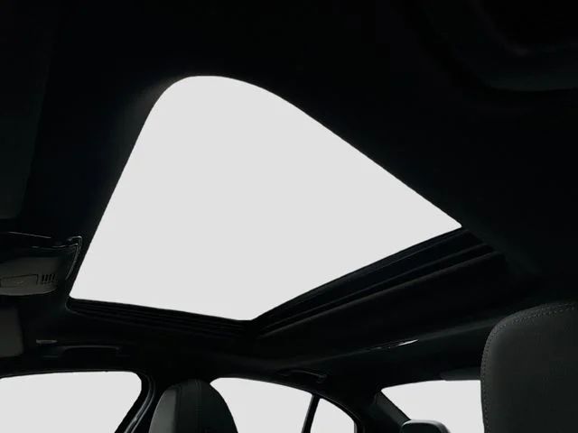 2024 BMW 3 Series 330i - Photo 15