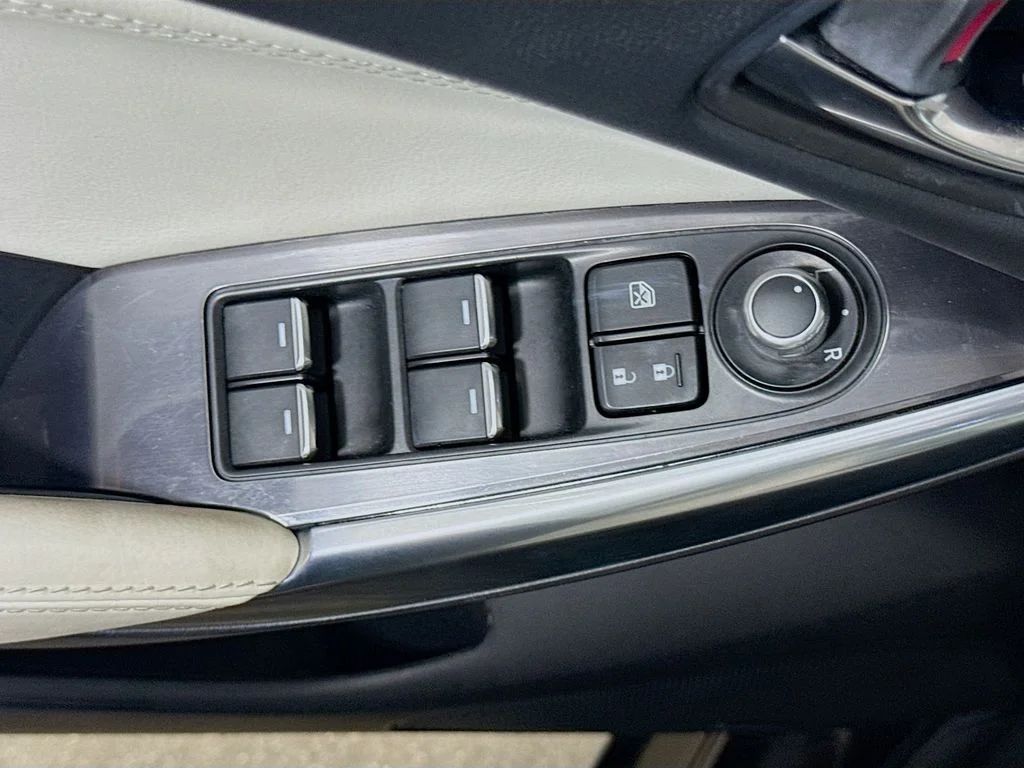 Used 2017 Titanium Flash Mica Mazda Grand Touring image 16