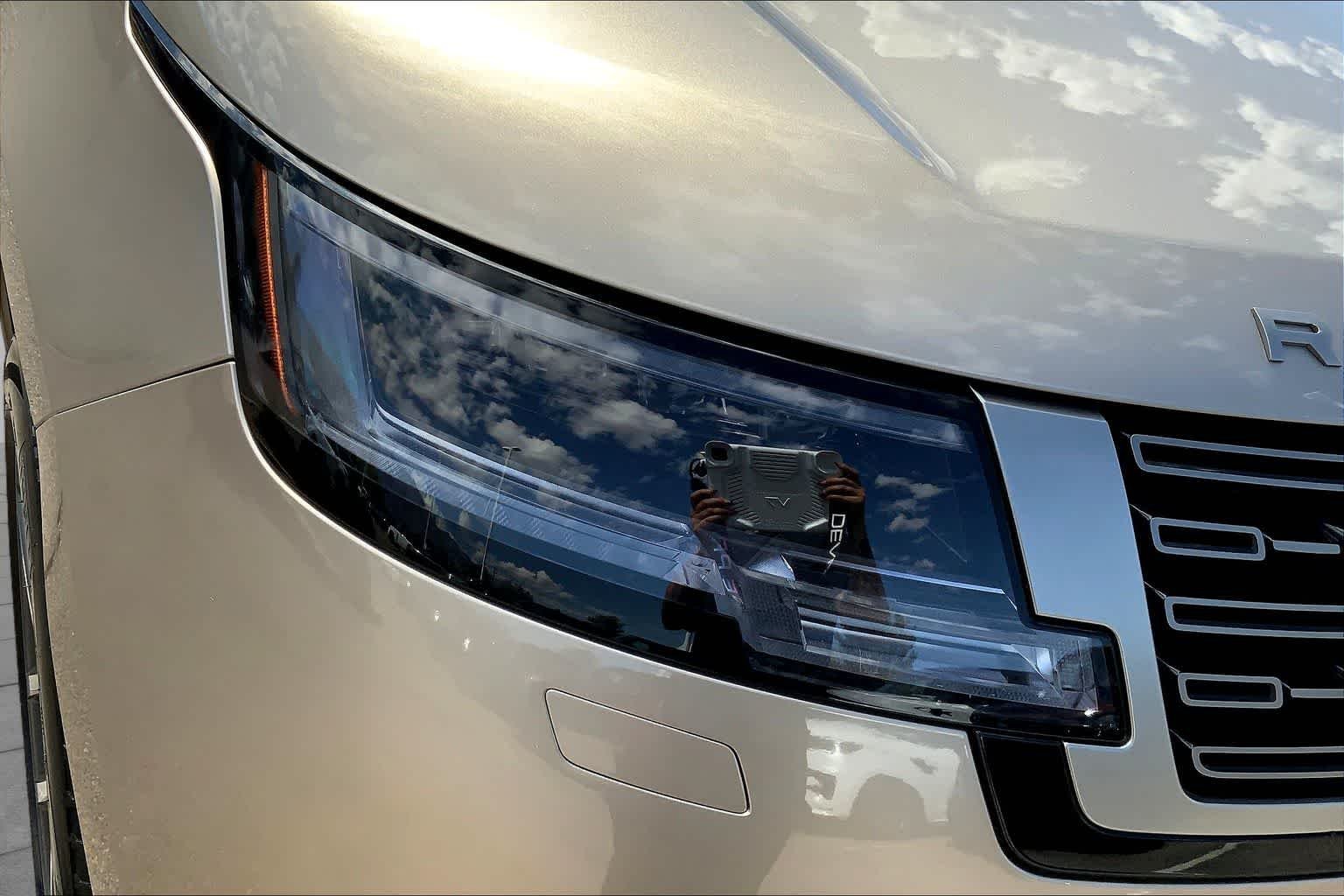 2025 Land Rover Range Rover SE - Photo 13