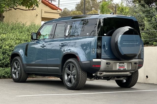 New 2026 Tasman Blue Land Rover S image 3