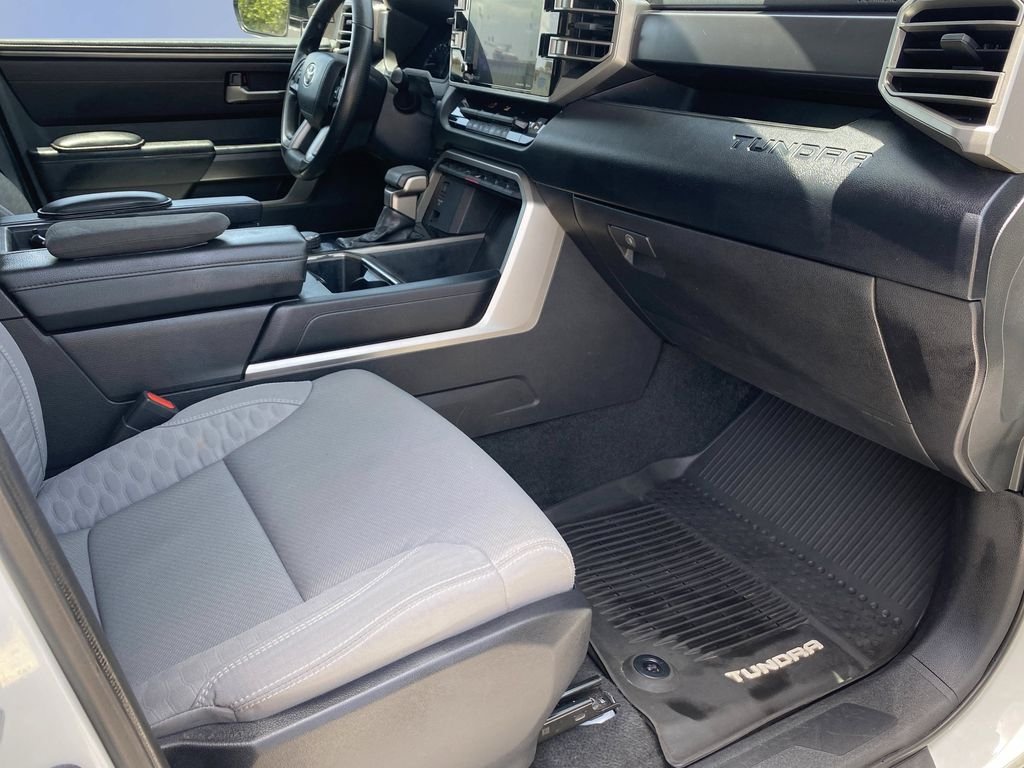 Used 2022 White Toyota SR5 image 21