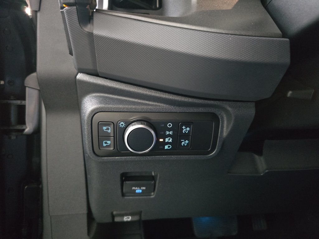 Used 2024 Gray Metallic Ford Badlands image 27