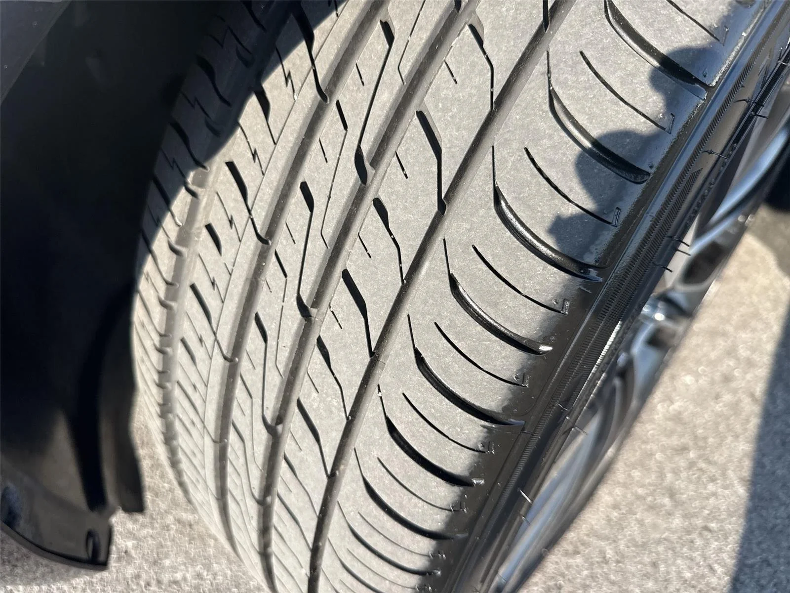 Used 2019 Infinite Black Metallic Lincoln Select image 11