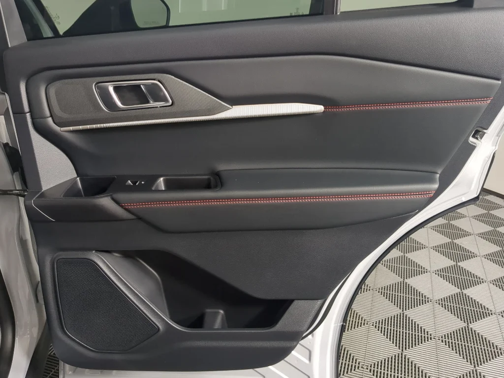 New 2026 Space White Metallic Ford ST-Line image 24