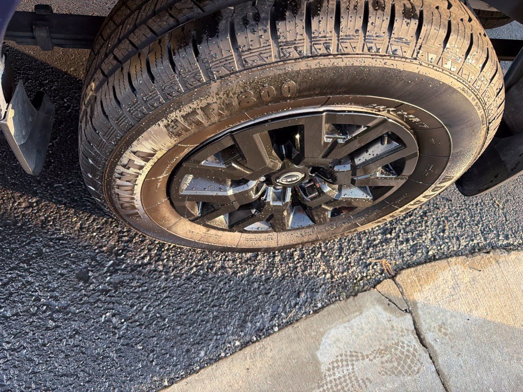 Used 2022 Blue Nissan SV image 11