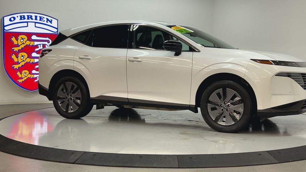 Used 2025 White Pearl Nissan SL image 3