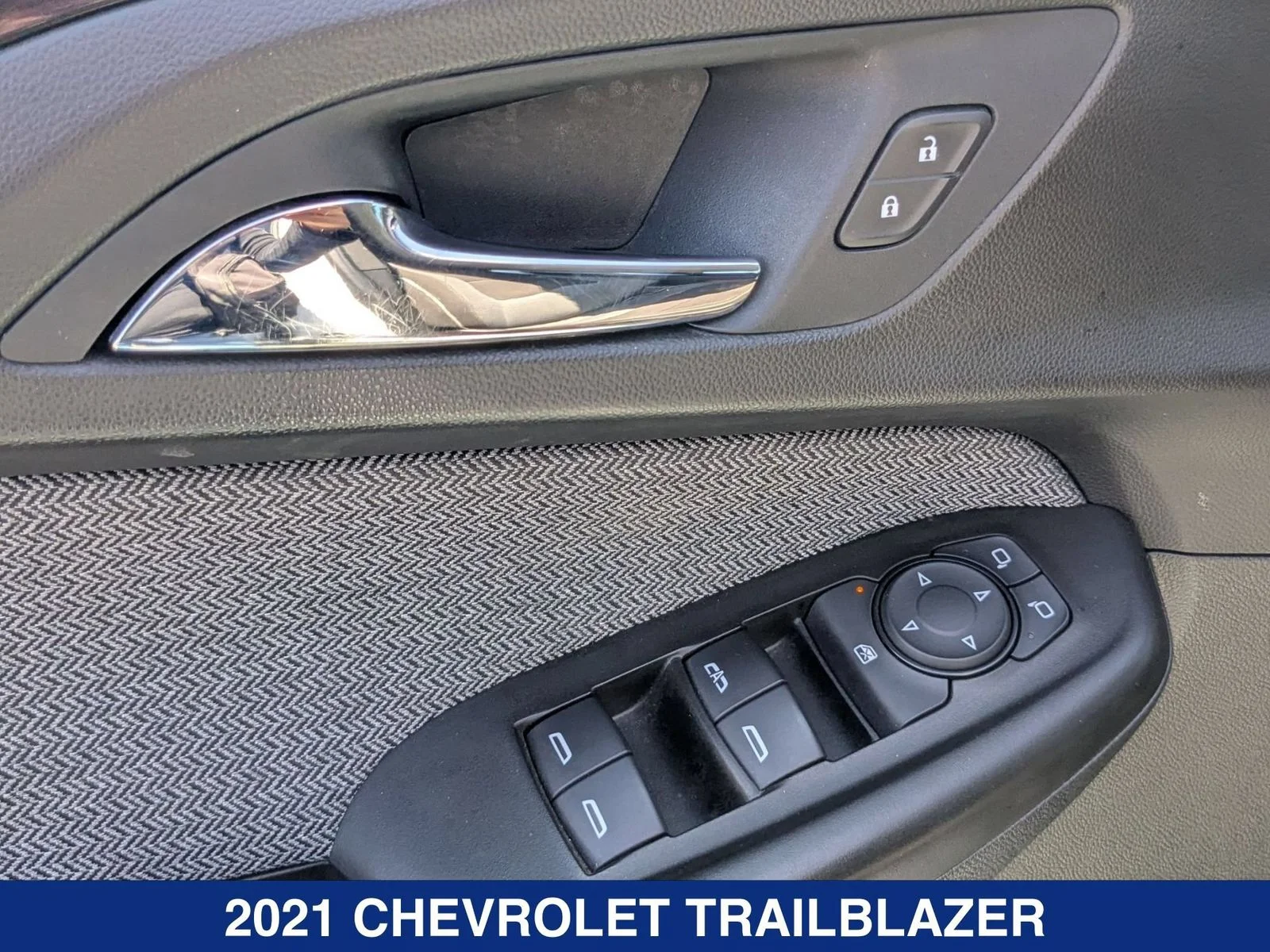 Used 2021 White Chevrolet LT image 11