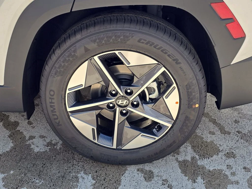 Used 2026 Silver Hyundai SEL image 5