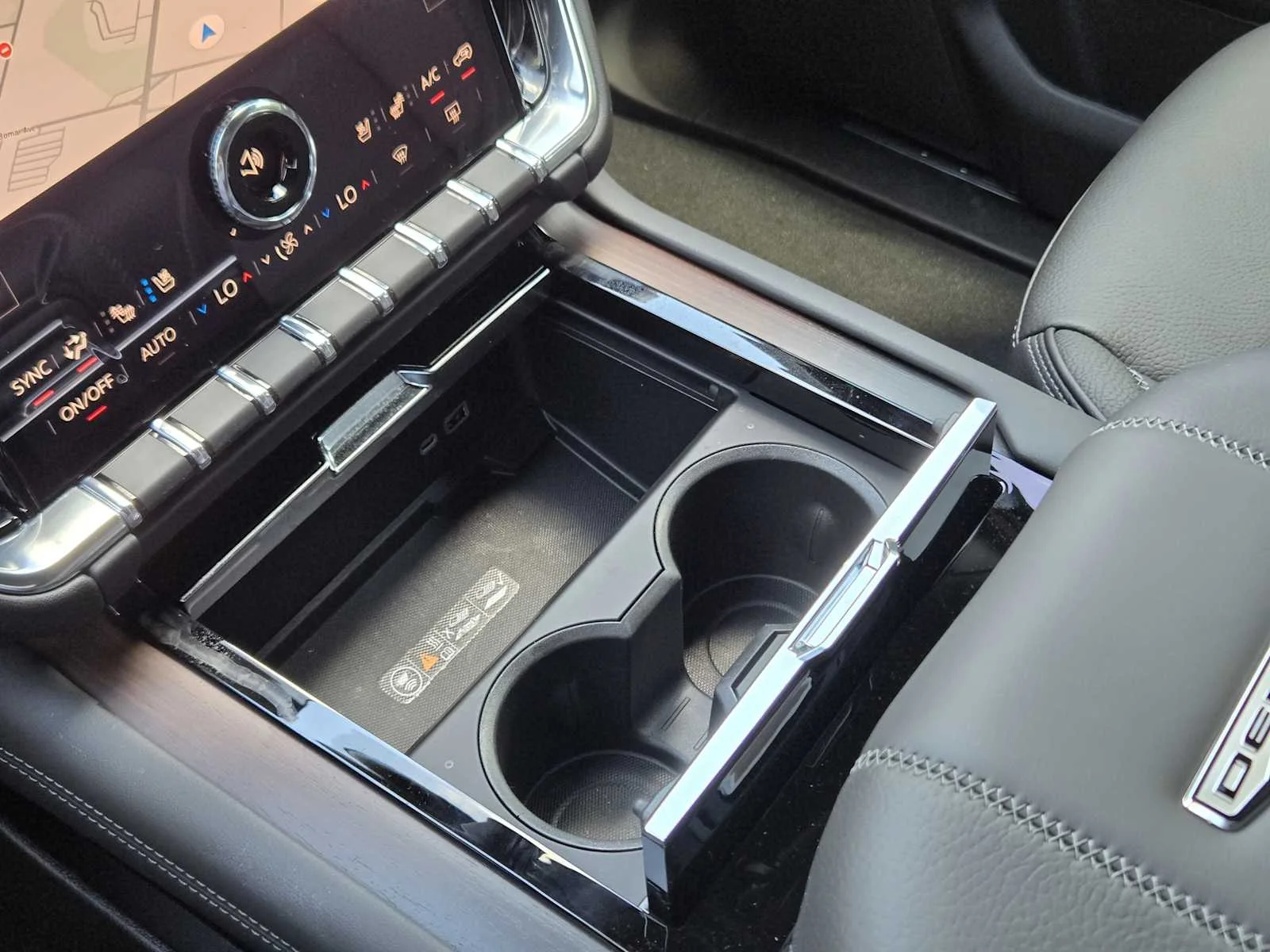 2026 GMC Yukon XL Denali - Photo 14