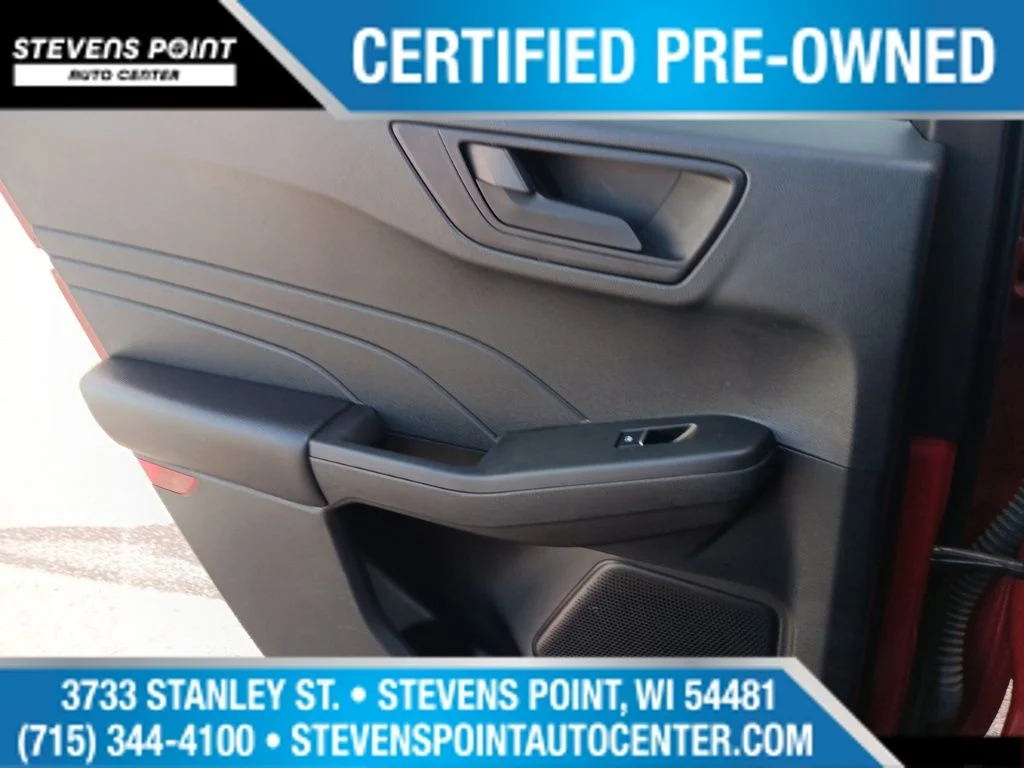 Used 2022 Red Metallic Ford SE image 32