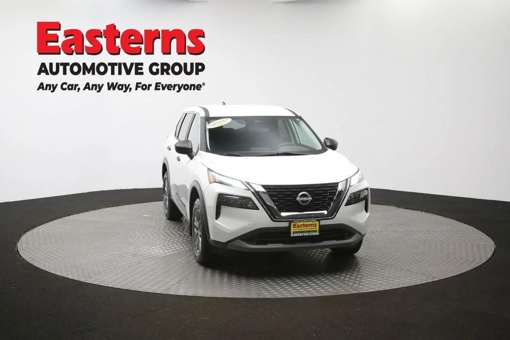 Used 2023 White Nissan S image 53