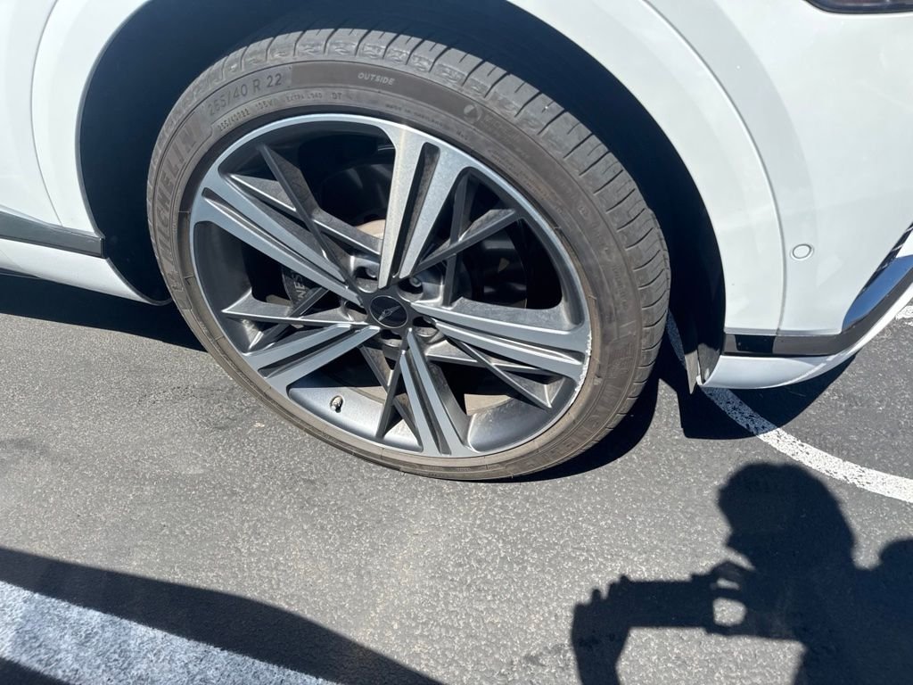 Used 2025 White Genesis 3.5T e-SC image 9