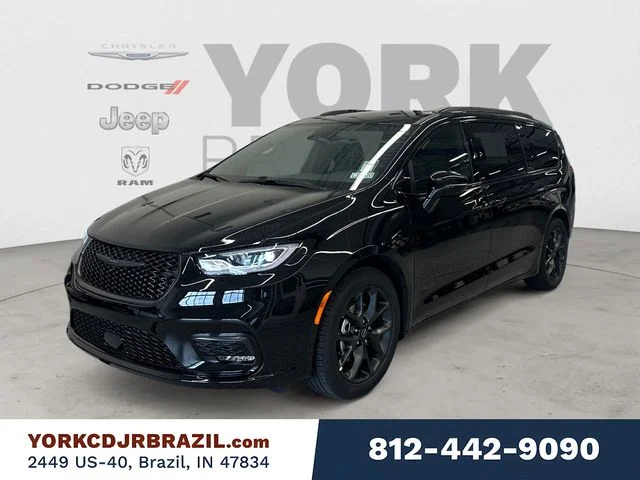 2026 Chrysler Pacifica Limited's photo