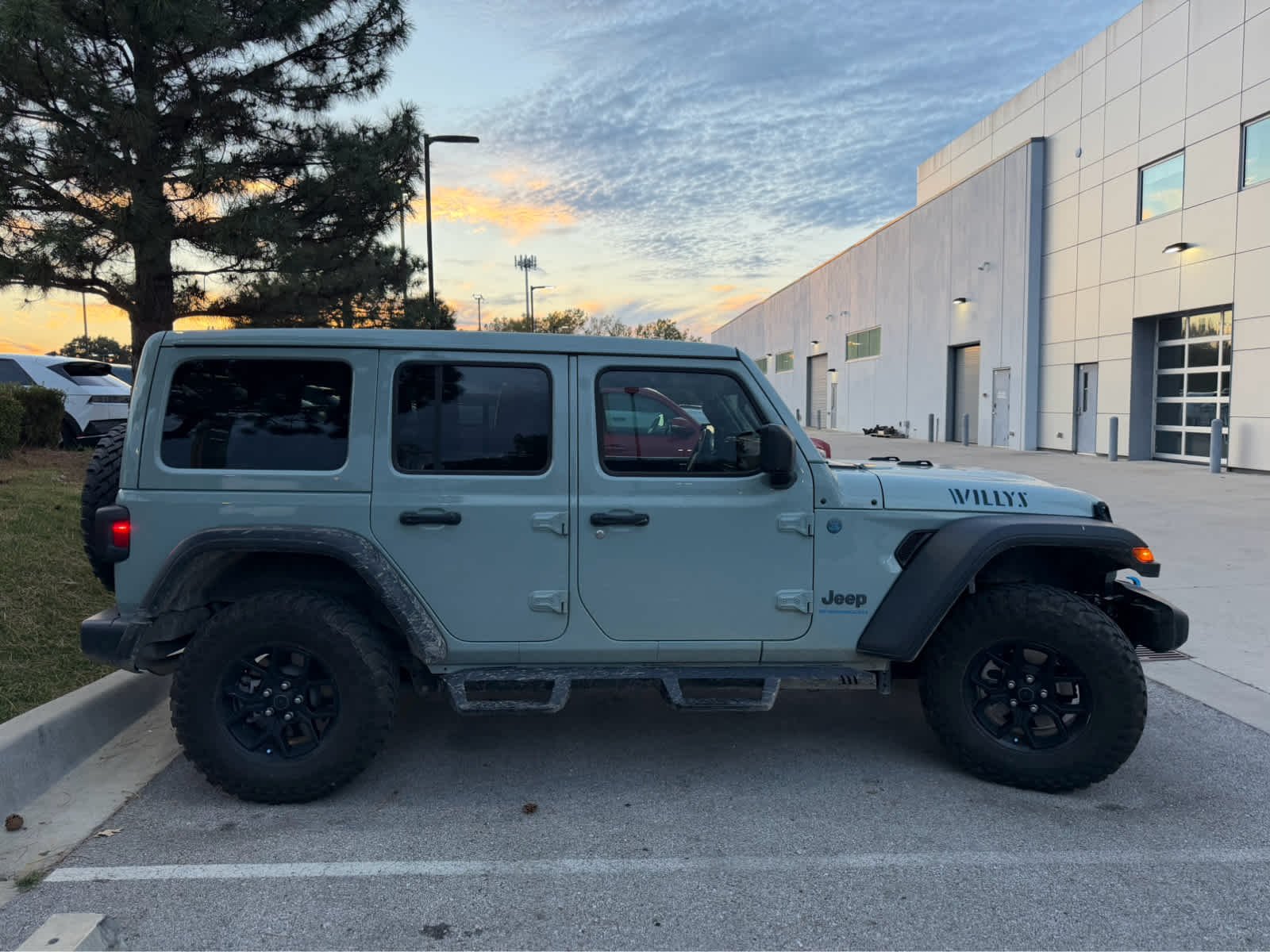 Used 2024 Earl Clearcoat Jeep Willys image 4