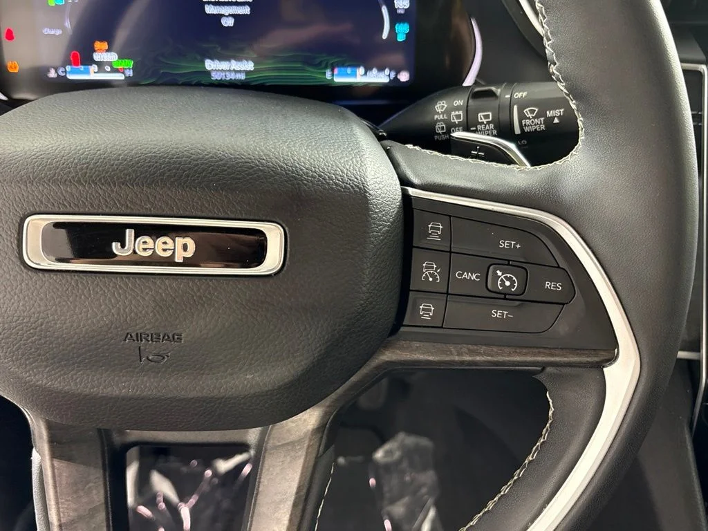 Used 2024 White Jeep 4xe image 30