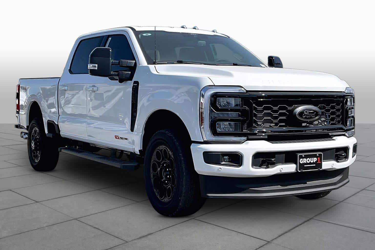 New 2026 Star White Metallic Tri-Coat Ford F-250® Lariat® image 2