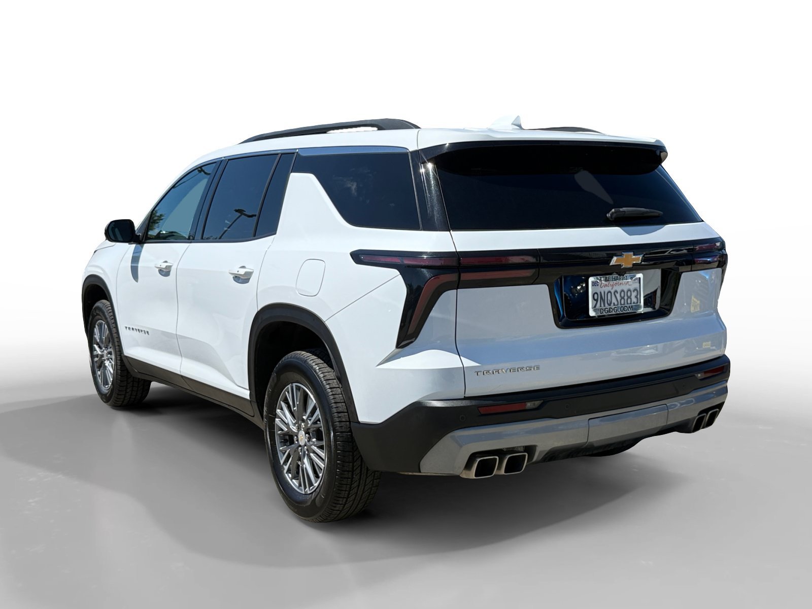 Used 2025 Summit White Chevrolet LT image 3