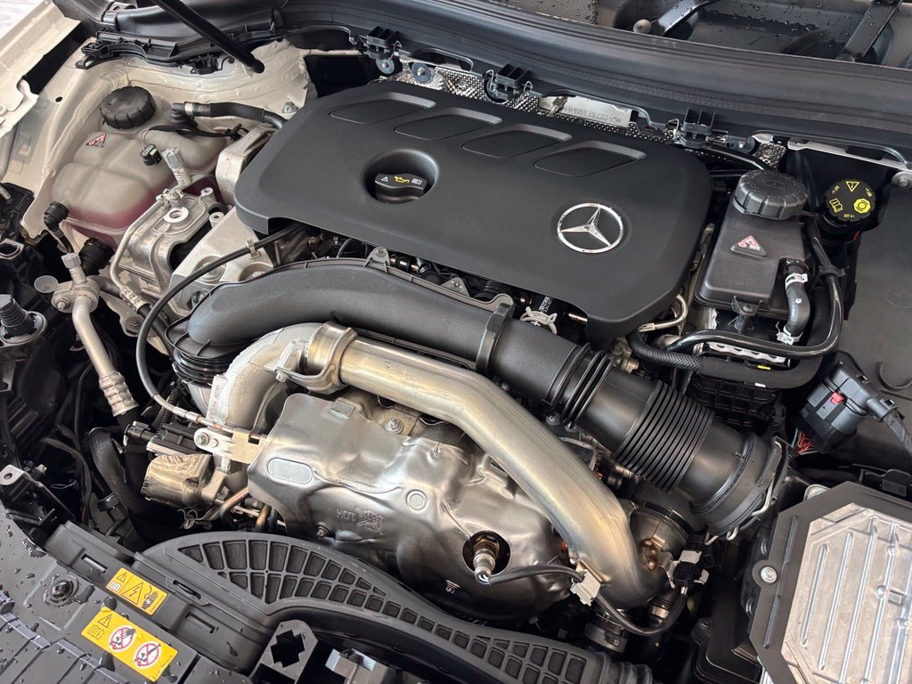 New 2026 Polar White Mercedes-Benz GLA 250 image 32