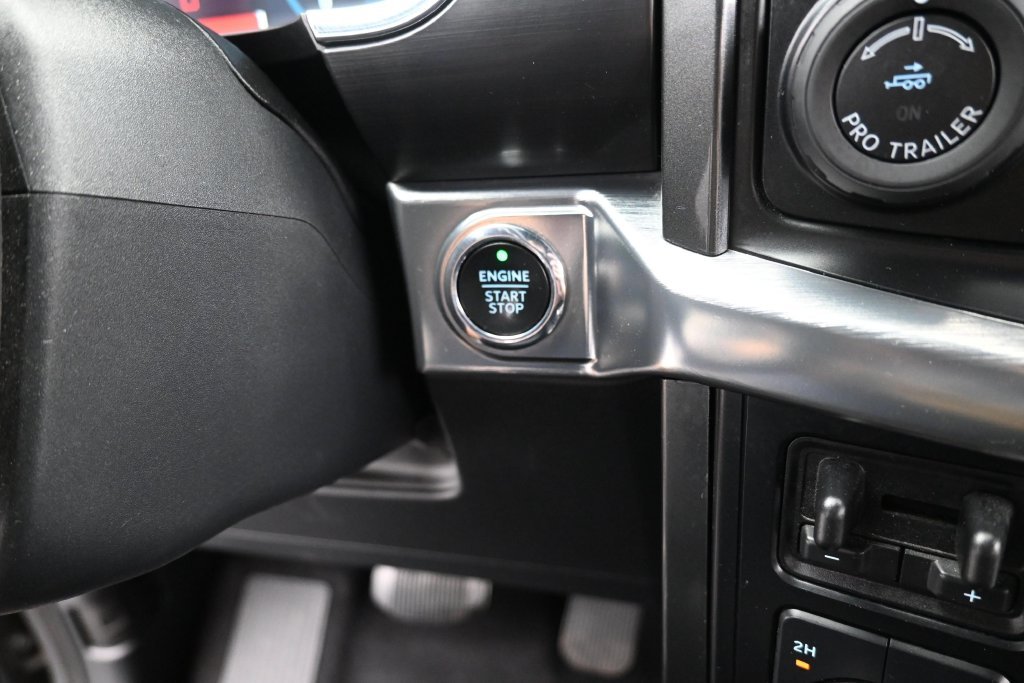 Used 2023 Gray Metallic Ford Lariat image 21