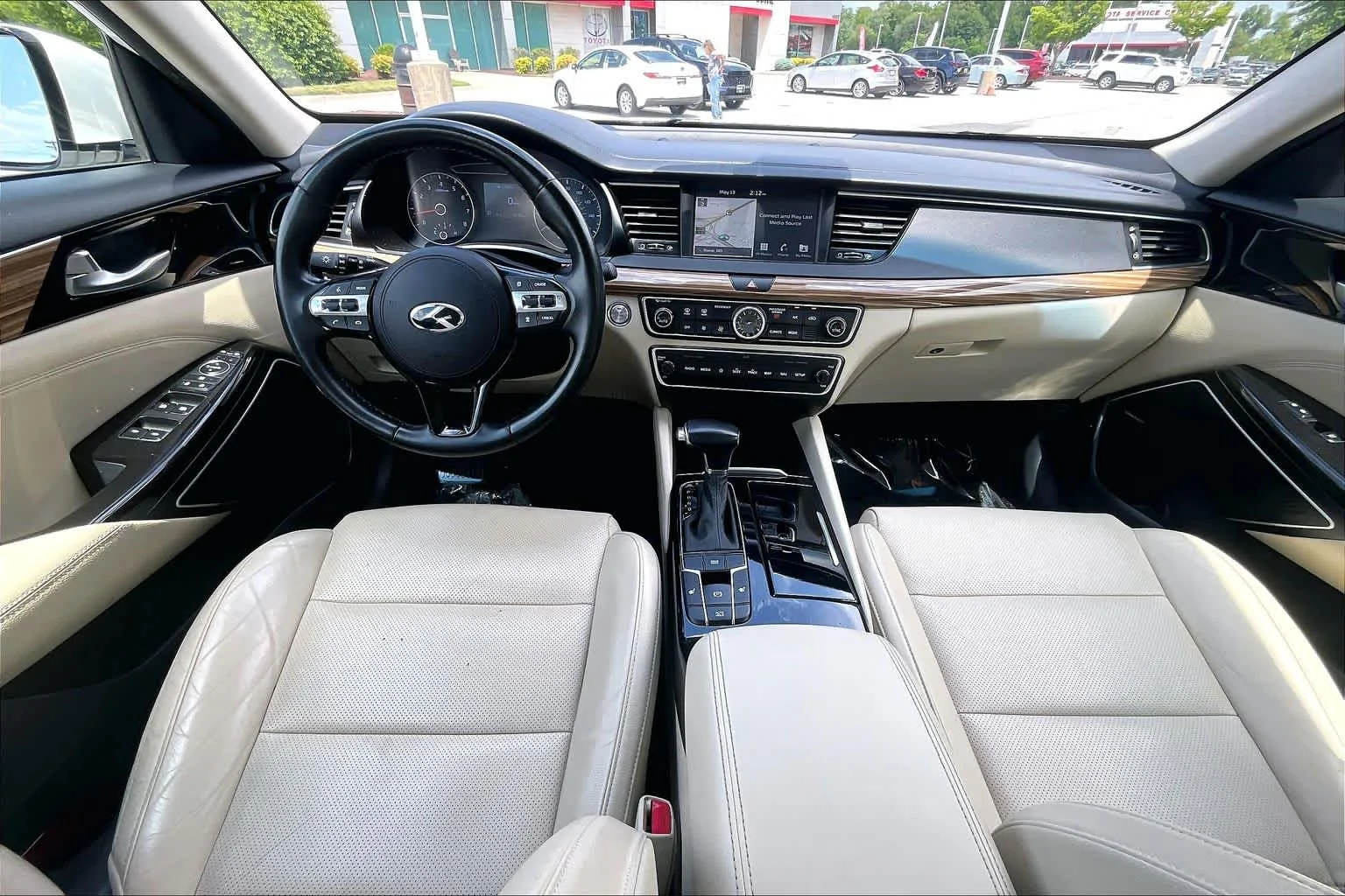 Used 2019 Snow White Pearl Kia Technology image 24