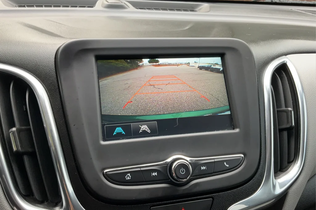 Used 2018 Green Chevrolet LS image 17