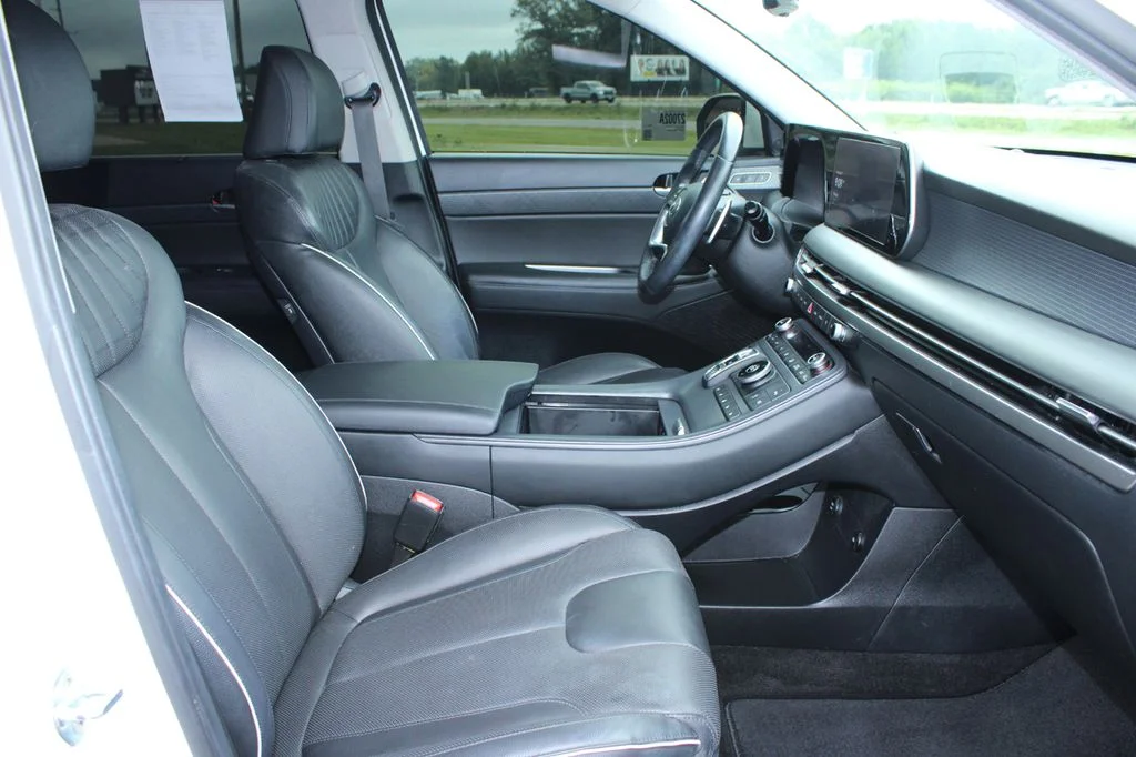 Used 2023 Hyper White Hyundai Limited image 35