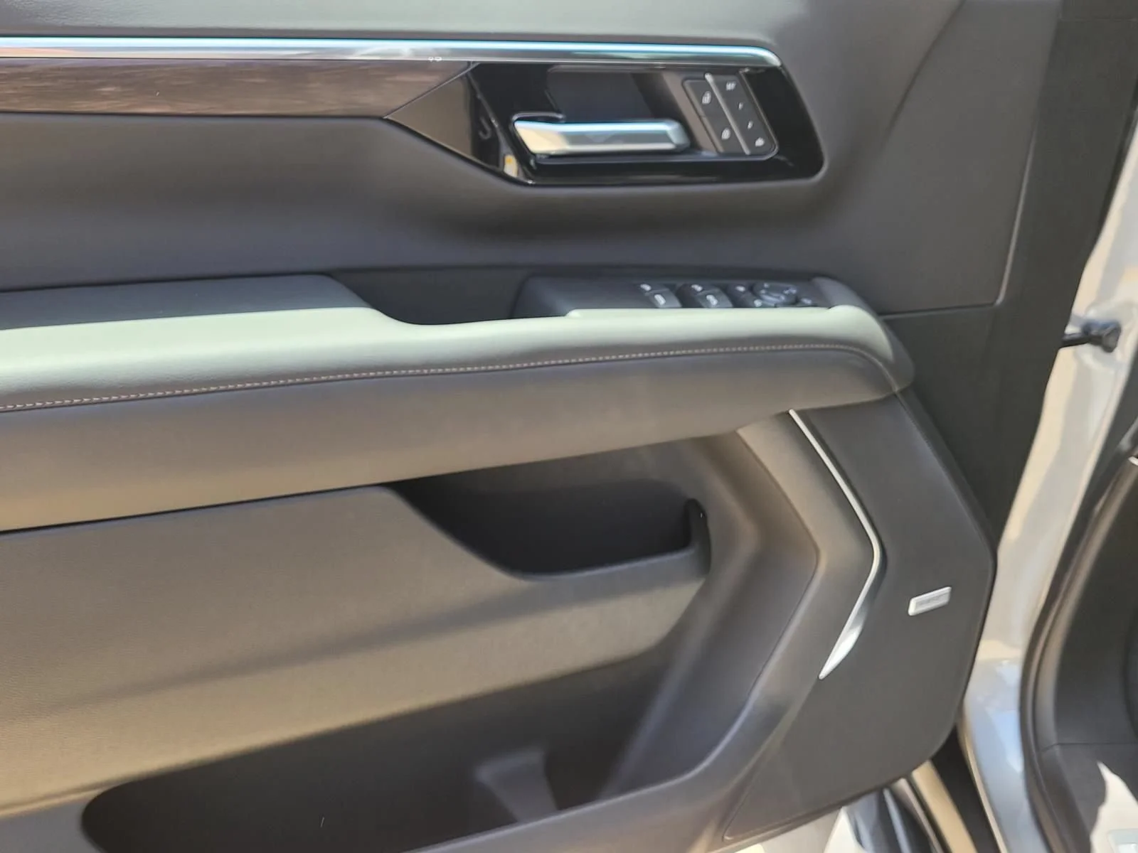 2026 Chevrolet Tahoe LT - Photo 14