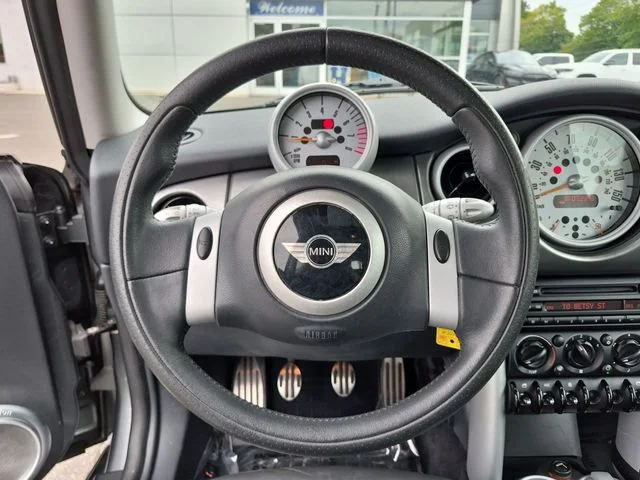 Used 2004  MINI  image 31