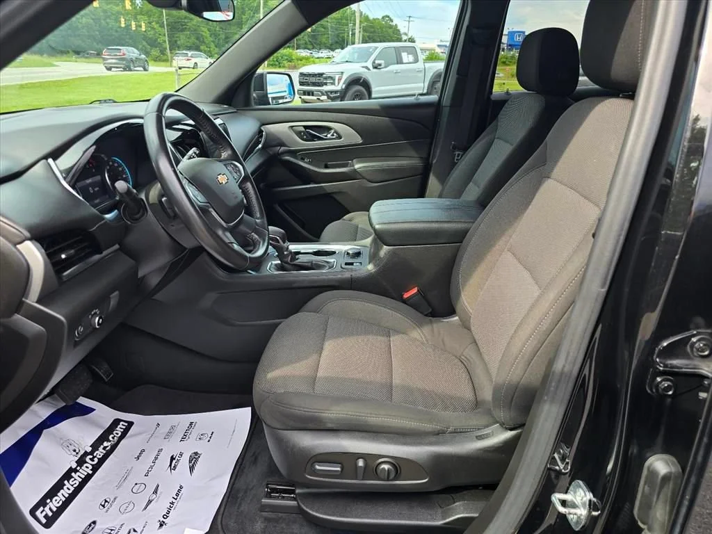Used 2022 MOSAIC BLACK METALLIC Chevrolet LT Cloth image 9