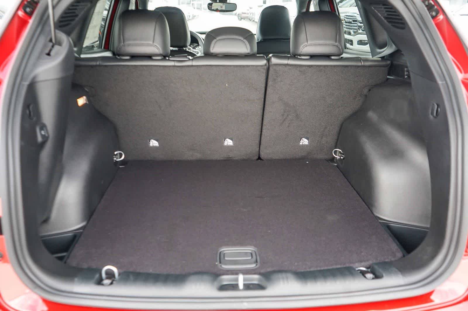 New 2026 Red Hot Pearl-Coat Exterior Paint Jeep Trailhawk image 11