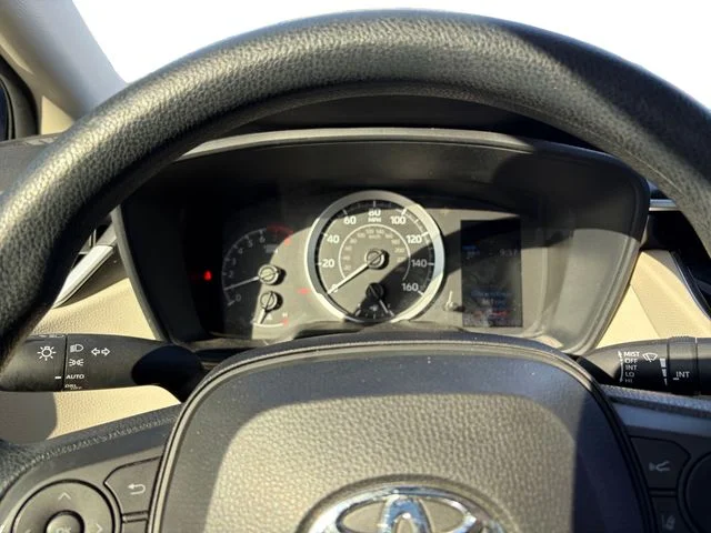Used 2020  Toyota LE image 14