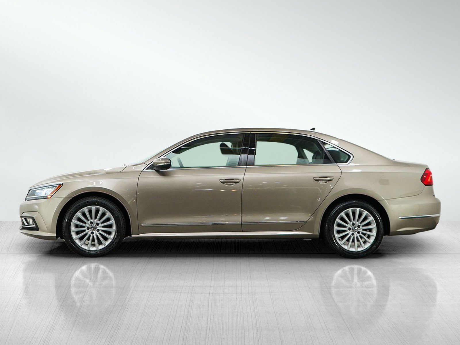 Used 2016 Volkswagen Passat SE with VIN 1VWBT7A3XGC022160 for sale in Burnsville, Minnesota