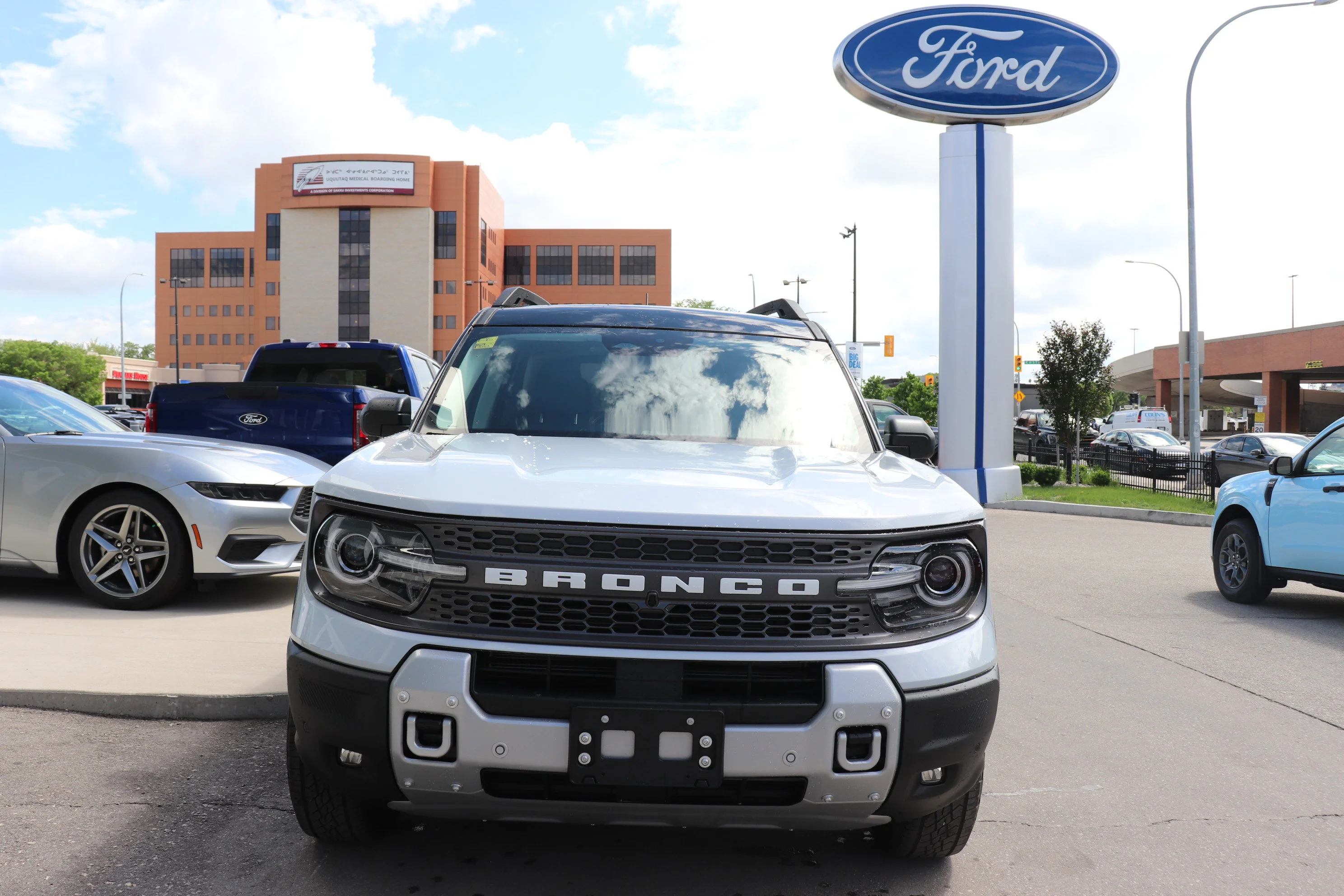 New 2026 SPACE WHITE METALLIC Ford Badlands image 2