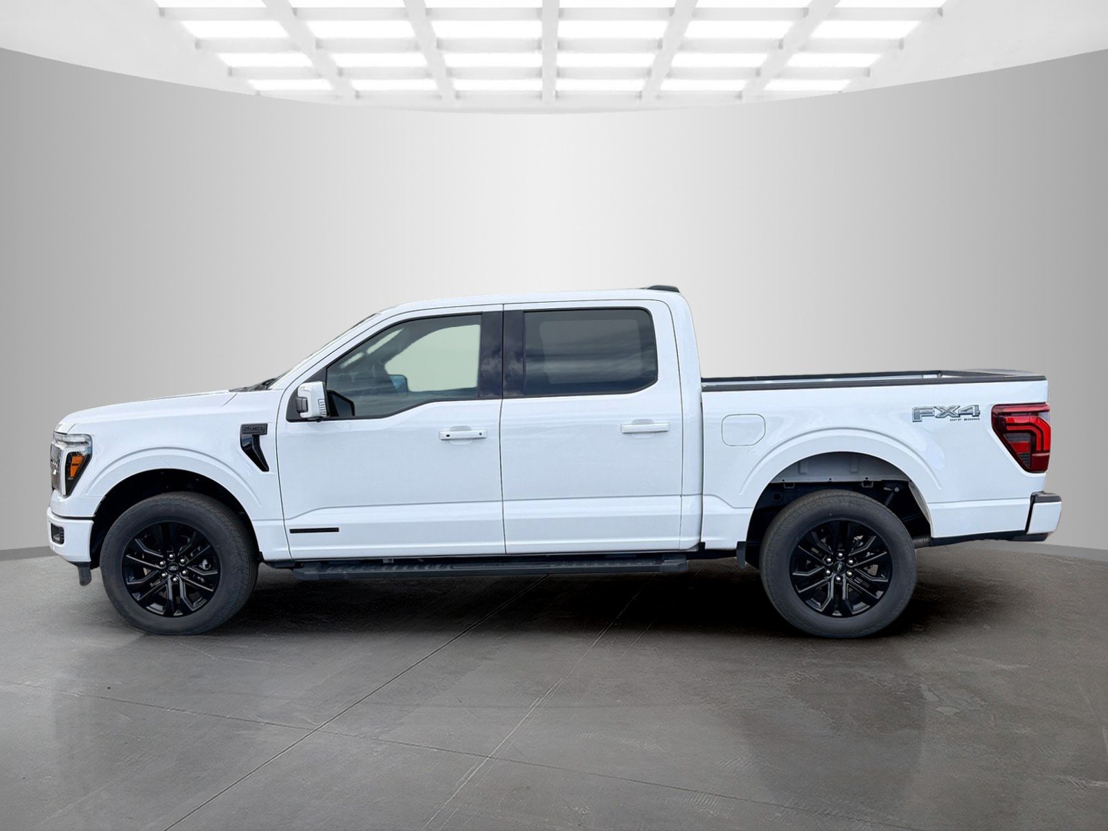 Used 2025 White Ford Lariat image 8