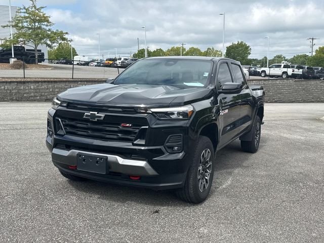 Used 2023 Black Chevrolet Z71 image 9