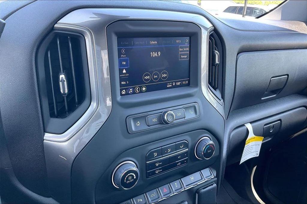 Used 2025 White Chevrolet Custom image 24