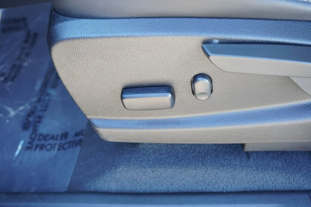 Used 2022 Blue Chevrolet LT image 23