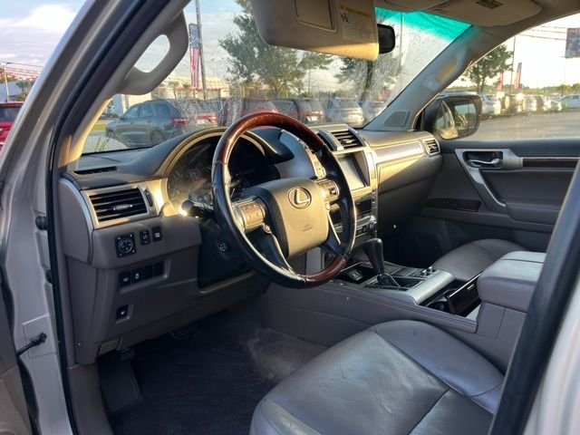 Used 2015 Beige Lexus 460 image 6
